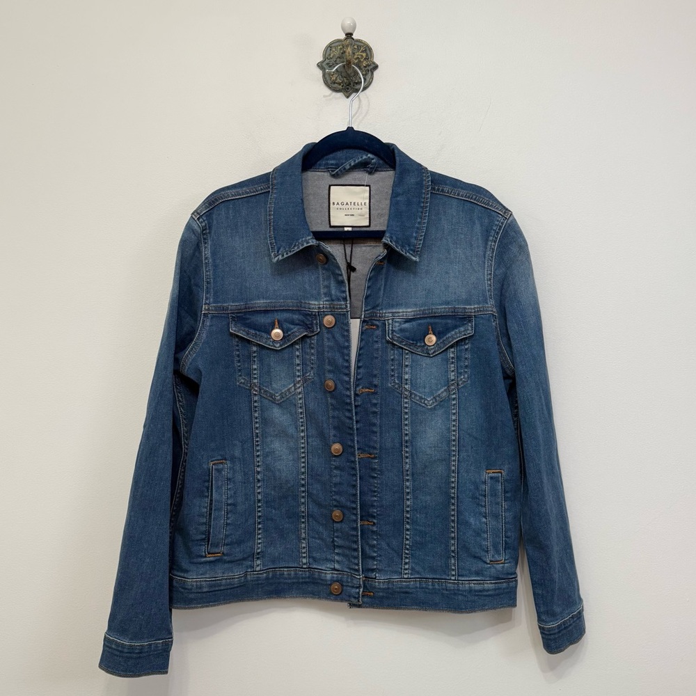 Bagatelle Blue Denim Trucker Jacket Women's Small NWT Classic Stretch Oversized
